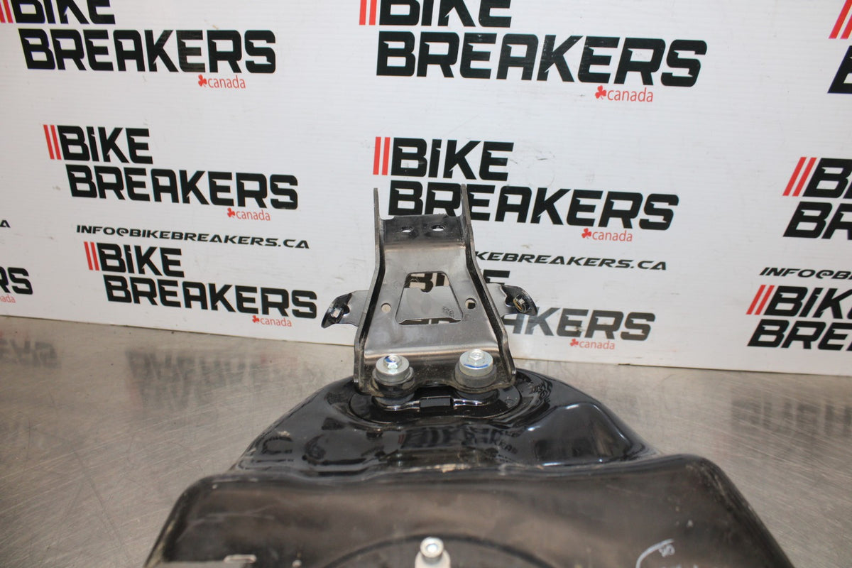23 YAMAHA YZF R3 GAS TANK FUEL CELL PETROL RESERVOIR BB806