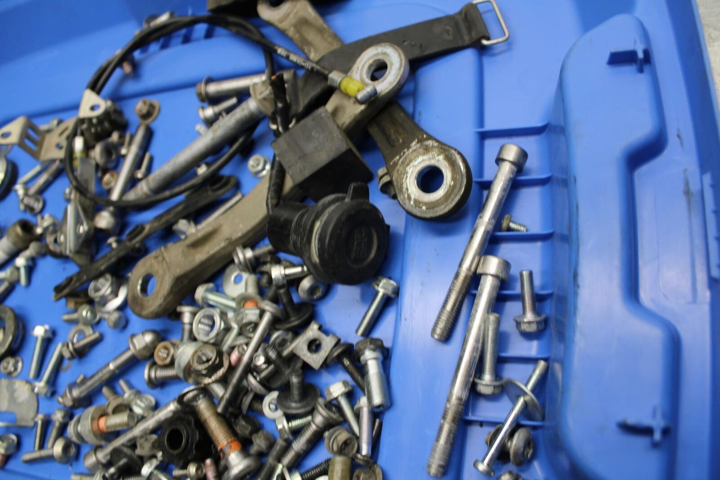 07-08 KAWASAKI CONCOURS 1400 ABS LEFTOVER BOLTS SCREWS BB449