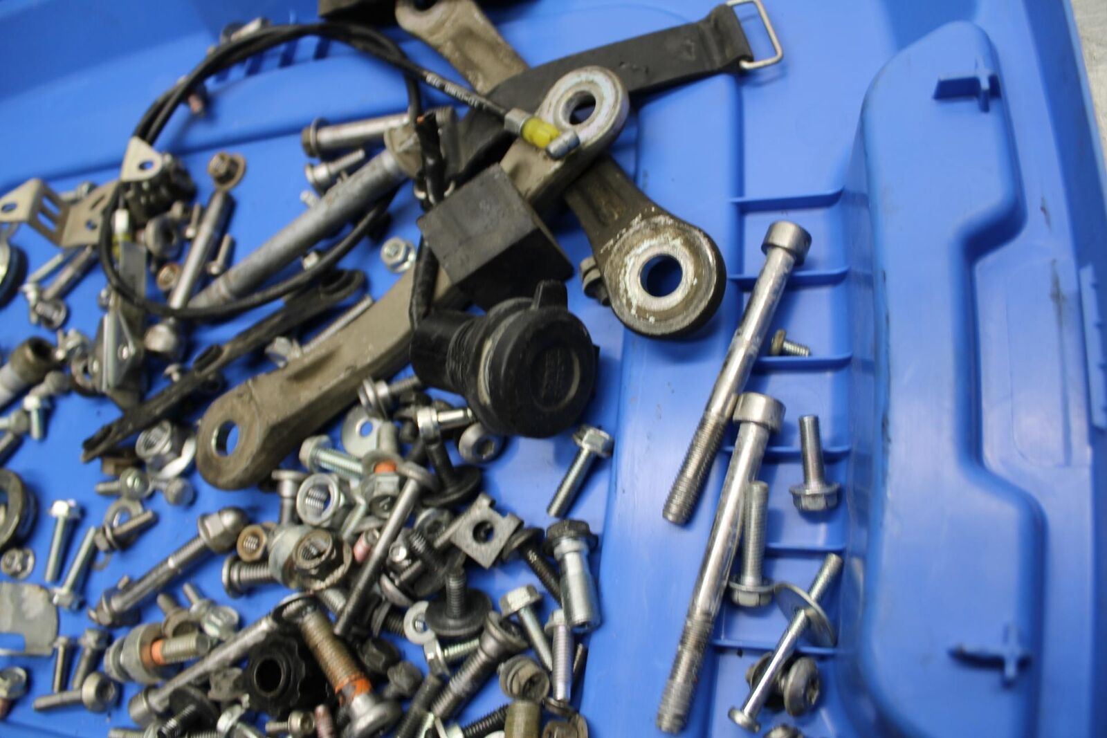 07-08 KAWASAKI CONCOURS 1400 ABS LEFTOVER BOLTS SCREWS BB449