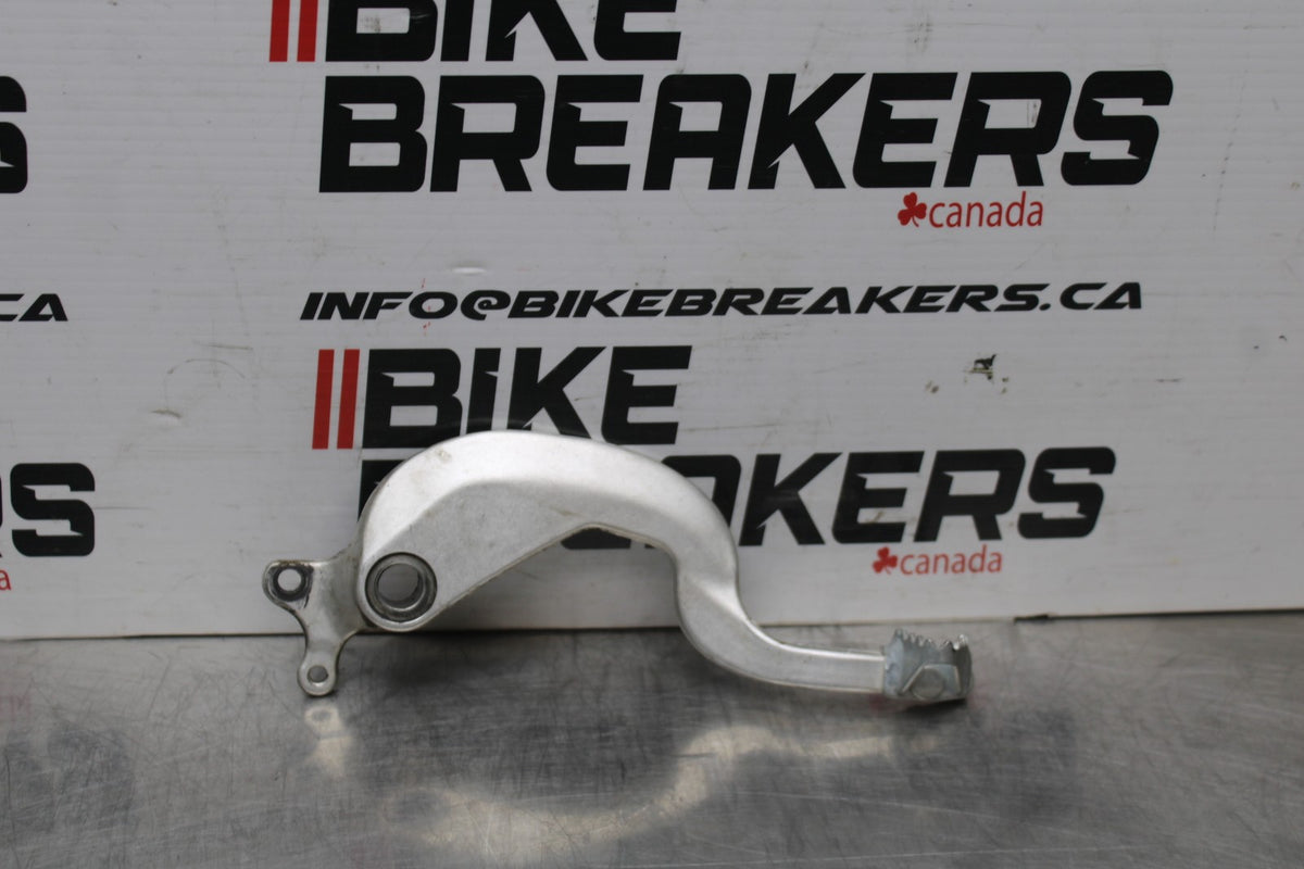 18 YAMAHA SUPER TENERE RIGHT REARSET BRAKE FOOT PEDAL BB832