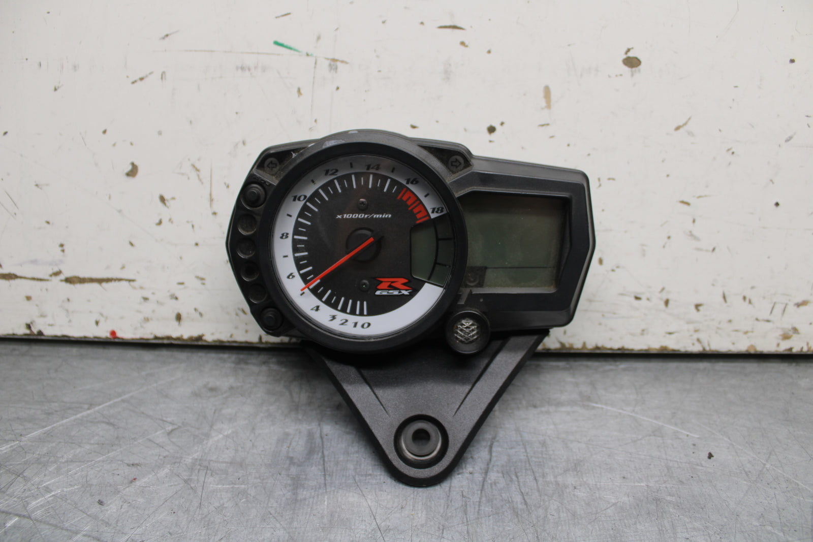06-07 SUZUKI GSXR 600 SPEEDO TACH GAUGES CLUSTER SPEEDOMETER TACHOMETER BB243