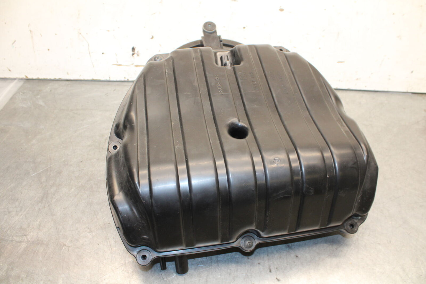 13-18 KAWASAKI NINJA ZX6R AIRBOX AIR INTAKE FILTER BOX 11010-0893 BB666