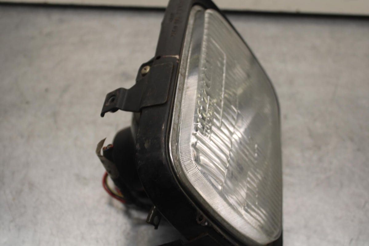 84-86 KAWASAKI GPZ900 FRONT HEADLIGHT HEAD LIGHT LAMP BB84