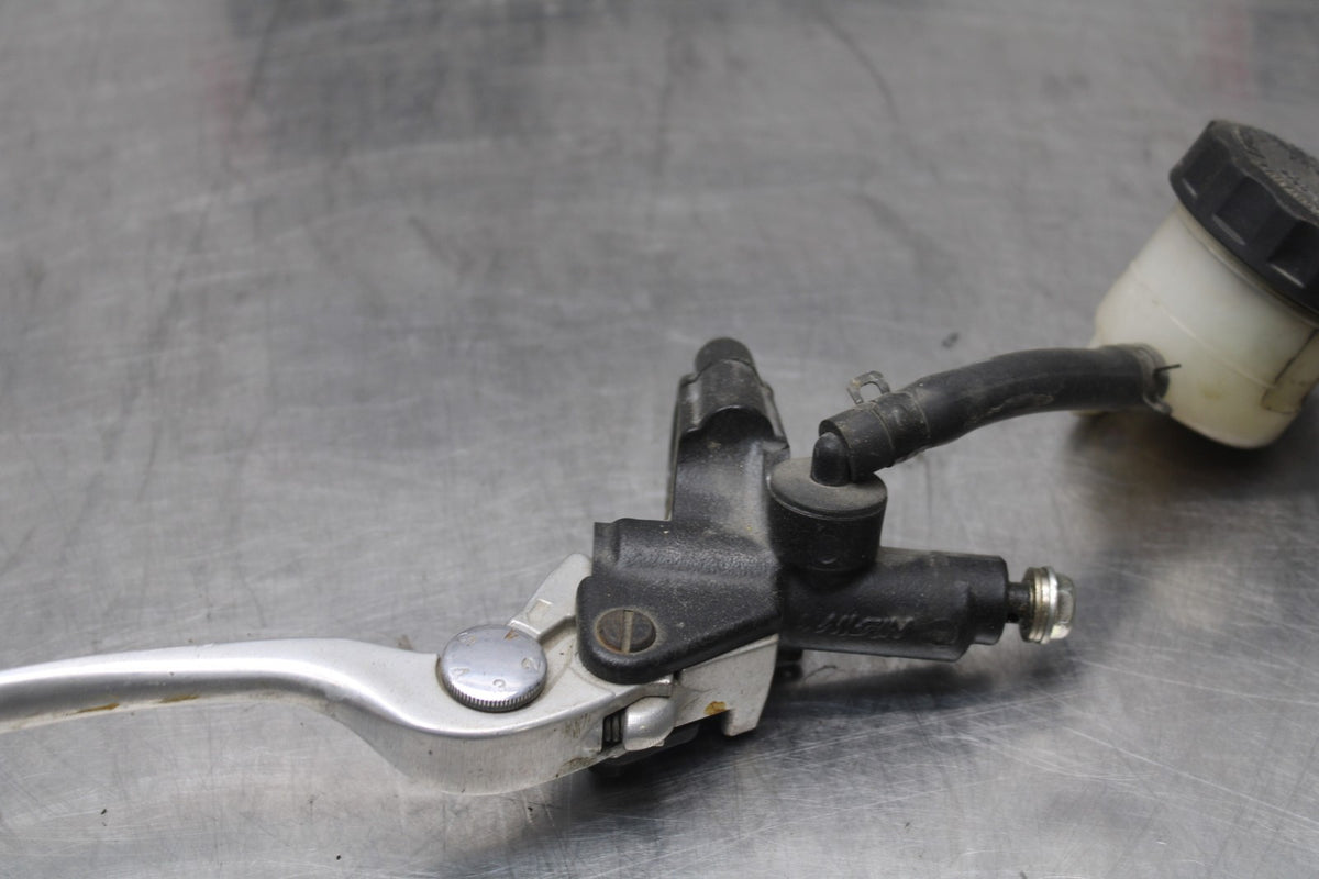 98 KAWASAKI NINJA ZX6 FRONT BRAKE MASTER CYLINDER w/ LEVER BB870