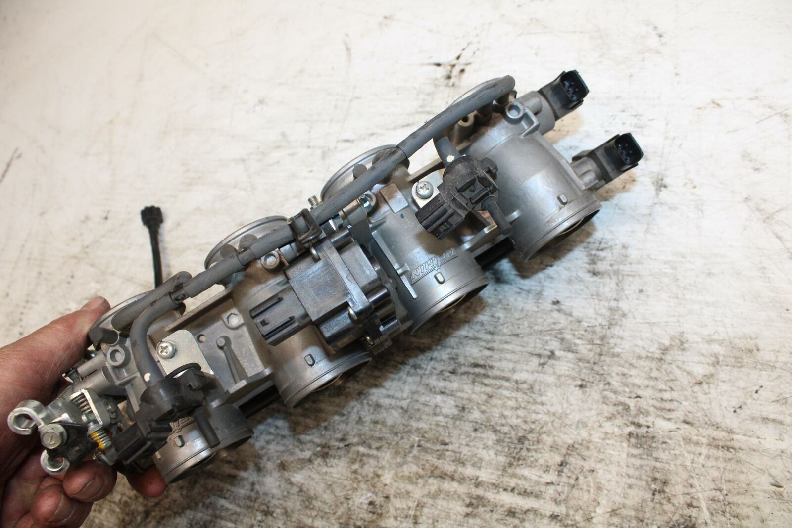 13-18 KAWASAKI NINJA ZX6R MAIN FUEL INJECTORS / THROTTLE BODIES BB311