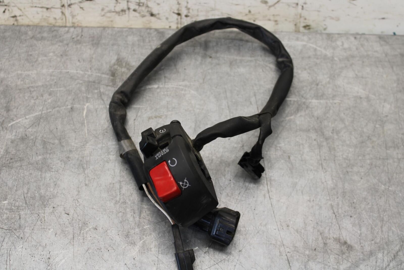 2011 Kawasaki Ninja ZX10R ZX1000K  RIGHT CLIP ON HANDLE KILL START SWITCH  BB555