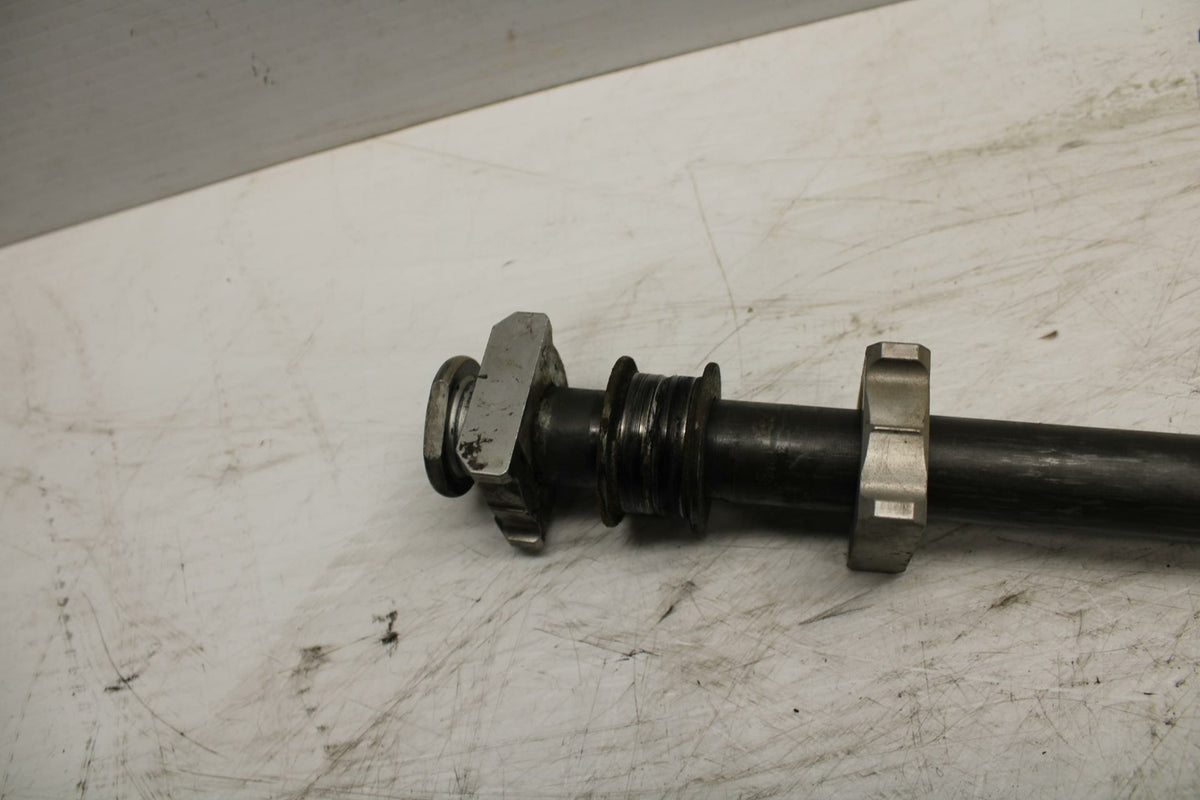05-06 HONDA CBR600RR REAR AXLE BACK WHEEL PIVOT BOLT AXEL 42301-MEE-D00 BB307