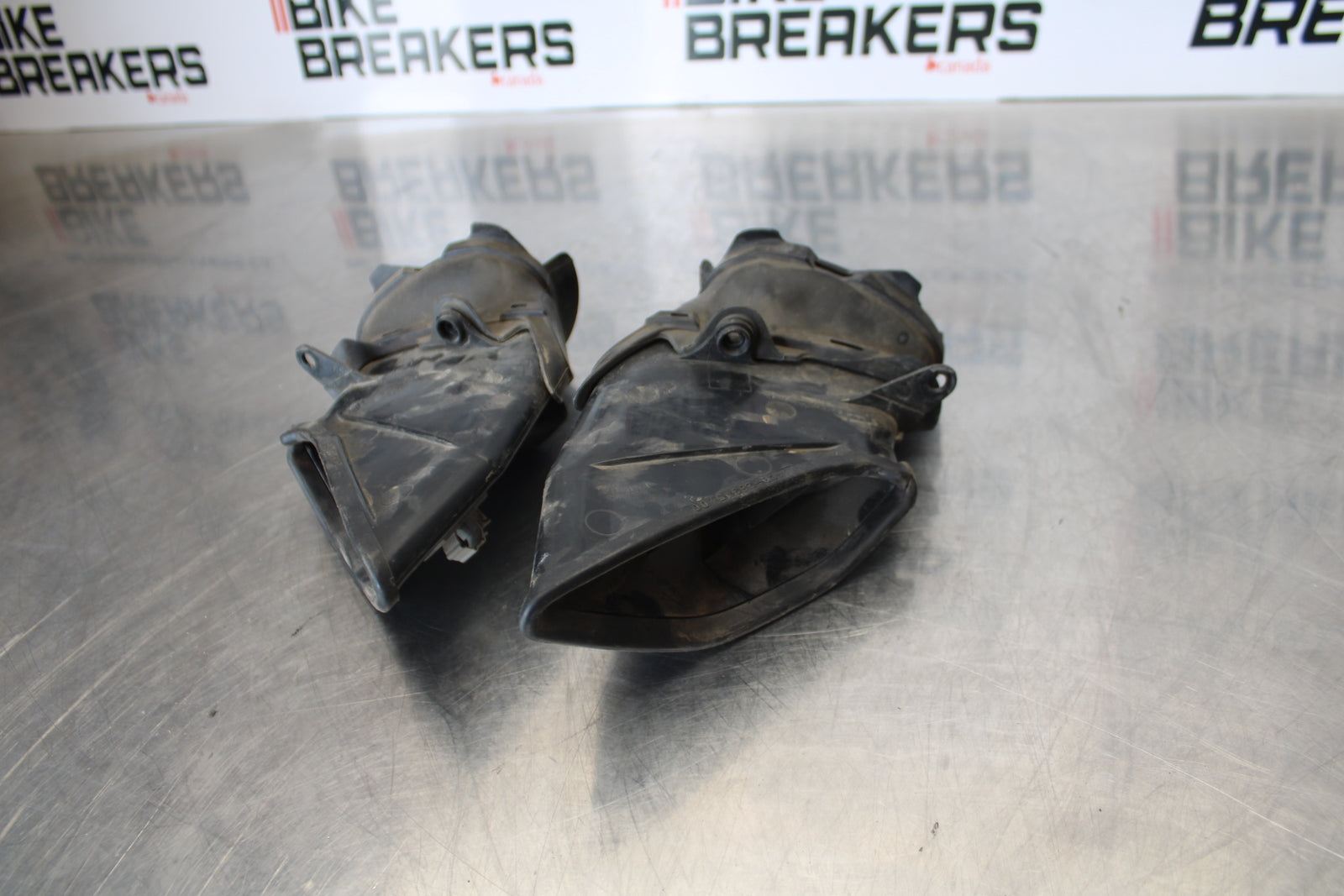 07-08 YAMAHA YZF R1 RIGHT LEFT AIR INTAKE DUCTS BB160