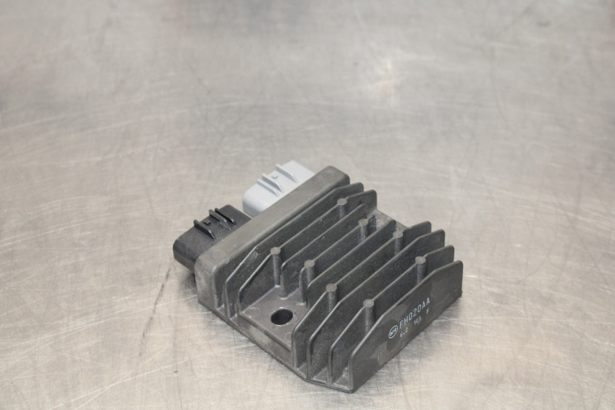 16 DUCATI 959 PANIGALE RECTIFIER VOLTAGE REGULATOR BB912