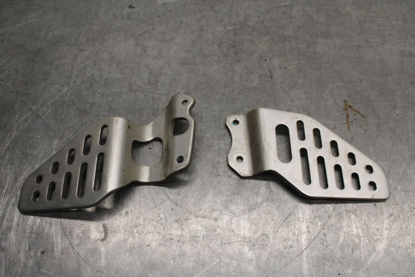 08-09 YAMAHA YZF R6S REARSET REAR SET HEEL GUARD COVER SET BB115