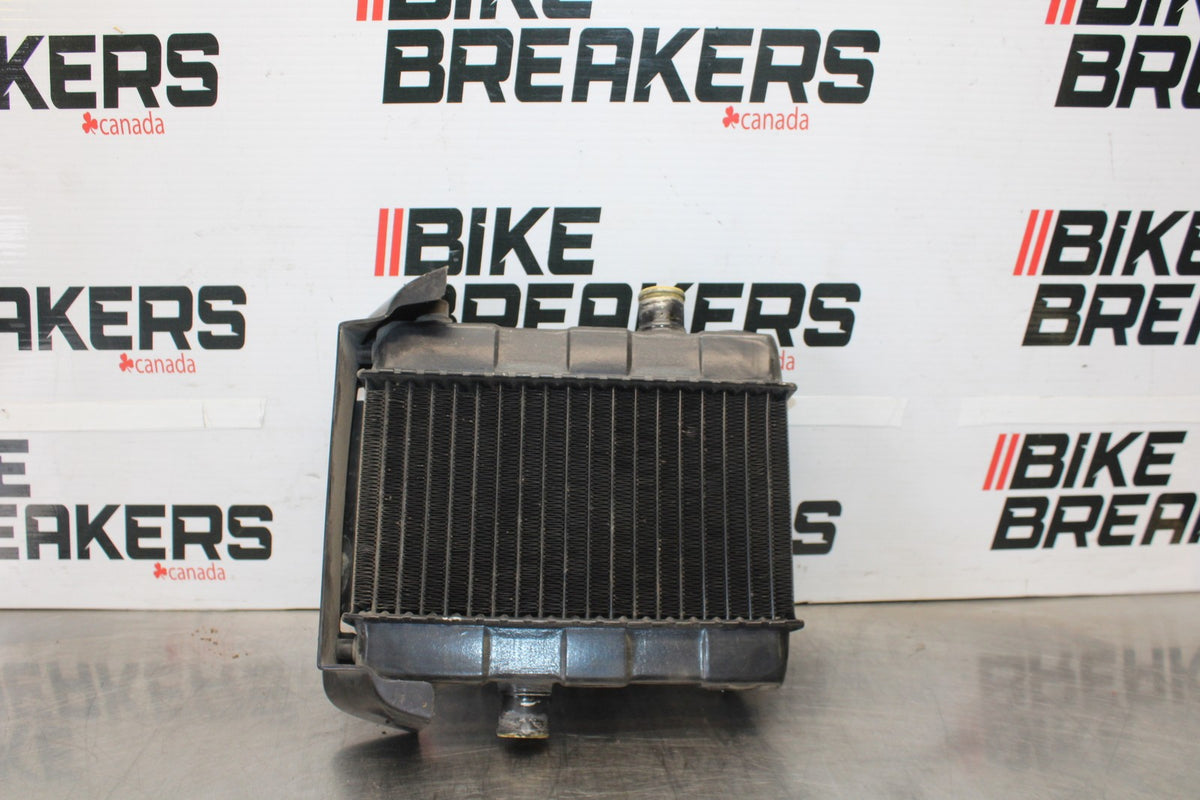 84 HONDA INTERCEPTOR 1000 VF1000F ENGINE RADIATOR MOTOR COOLING RADIATER  BB878