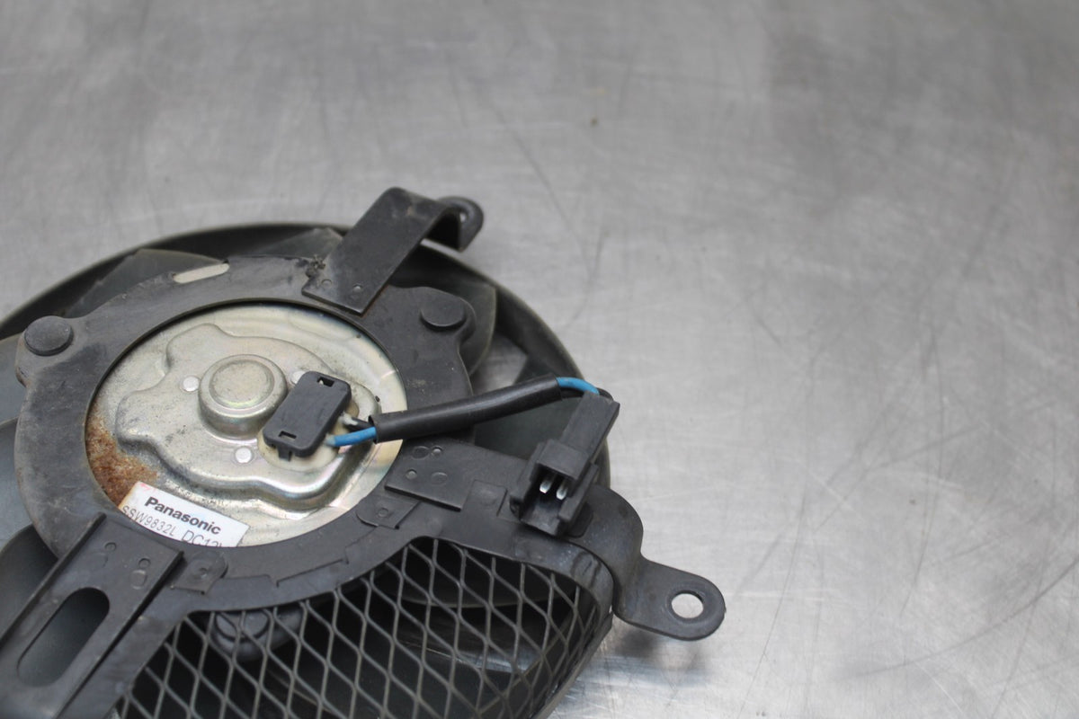 11-26 SUZUKI GSXR750 ENGINE RADIATOR COOLING FAN BB900