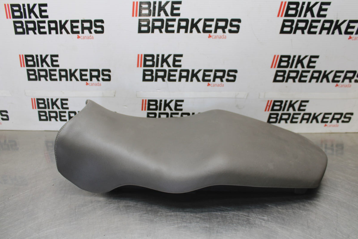 05 DUCATI SUPERSPORT 800 FRONT REAR SEAT SADDLE BB913