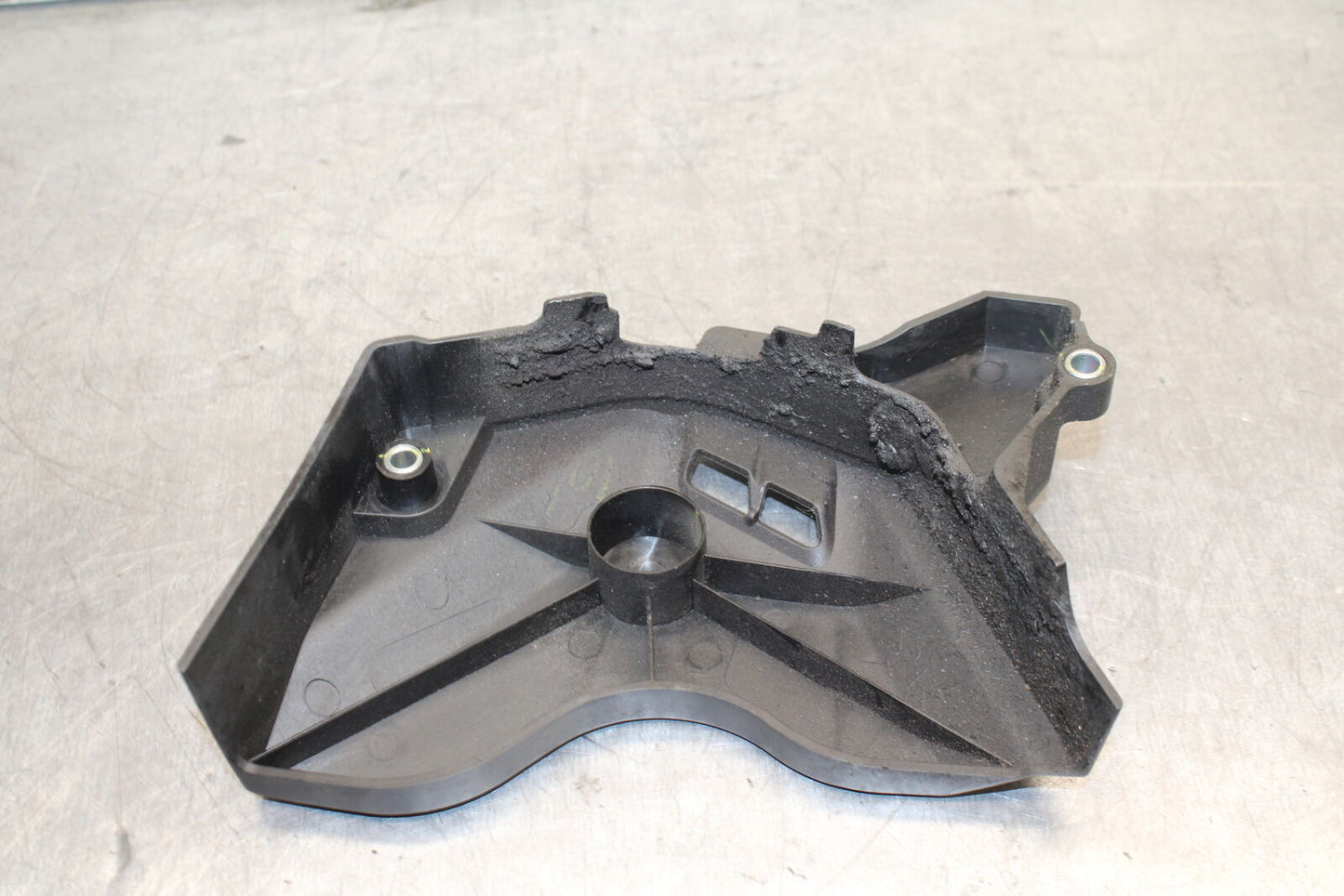 15-17 YAMAHA YZF R3 ENGINE SPROCKET COVER BB111