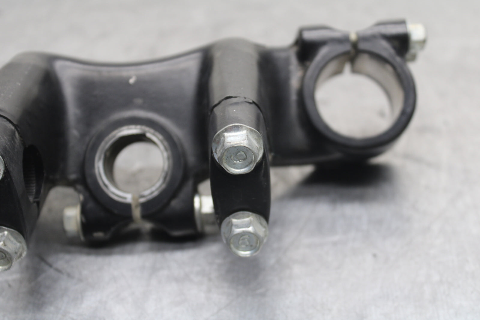 82-83 YAMAHA IT175 FORKS UPPER TRIPLE TREE CLAMP BB108