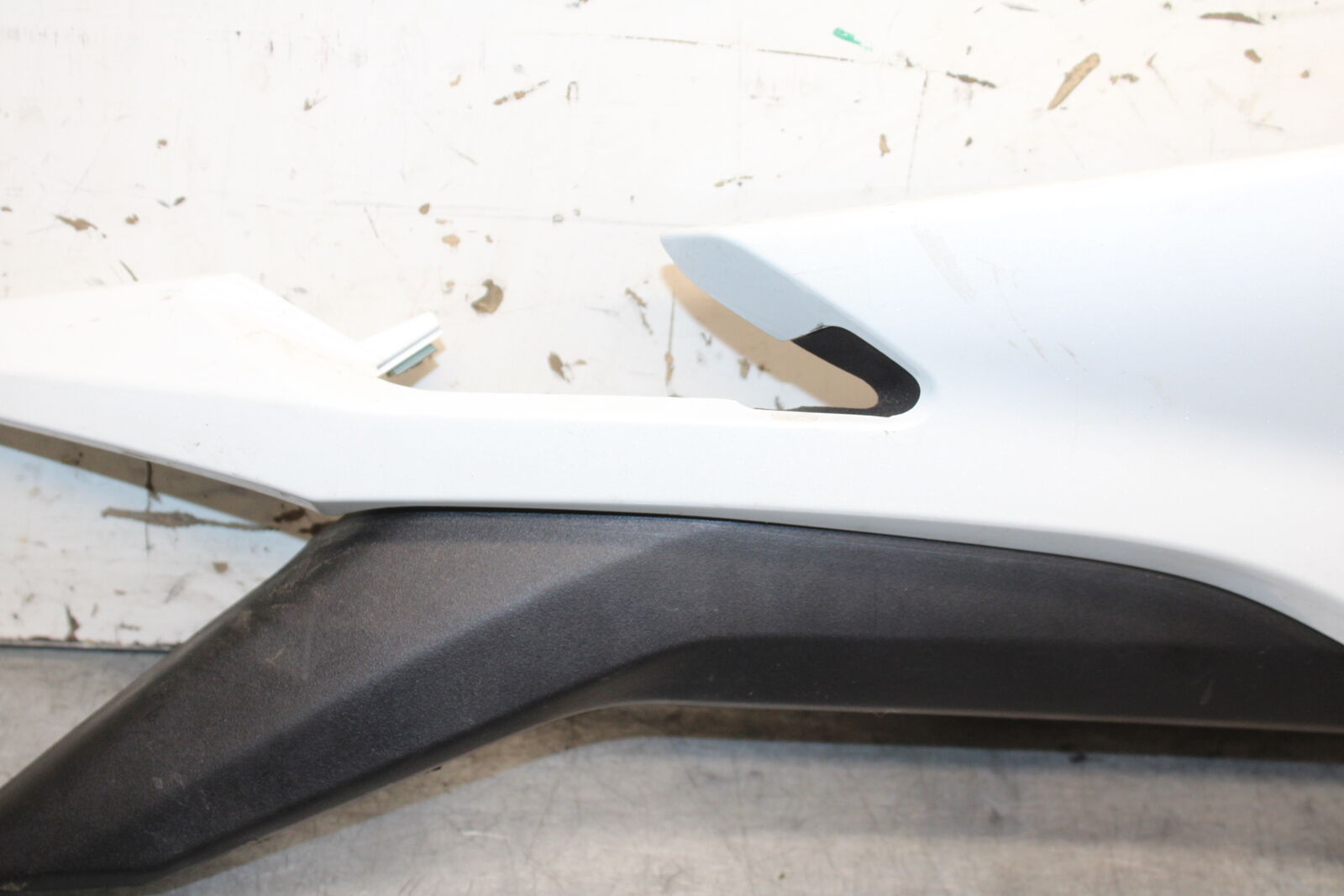15-16 HONDA CB300F RIGHT REAR BACK TAIL FAIRING COWL SHROUD BB740