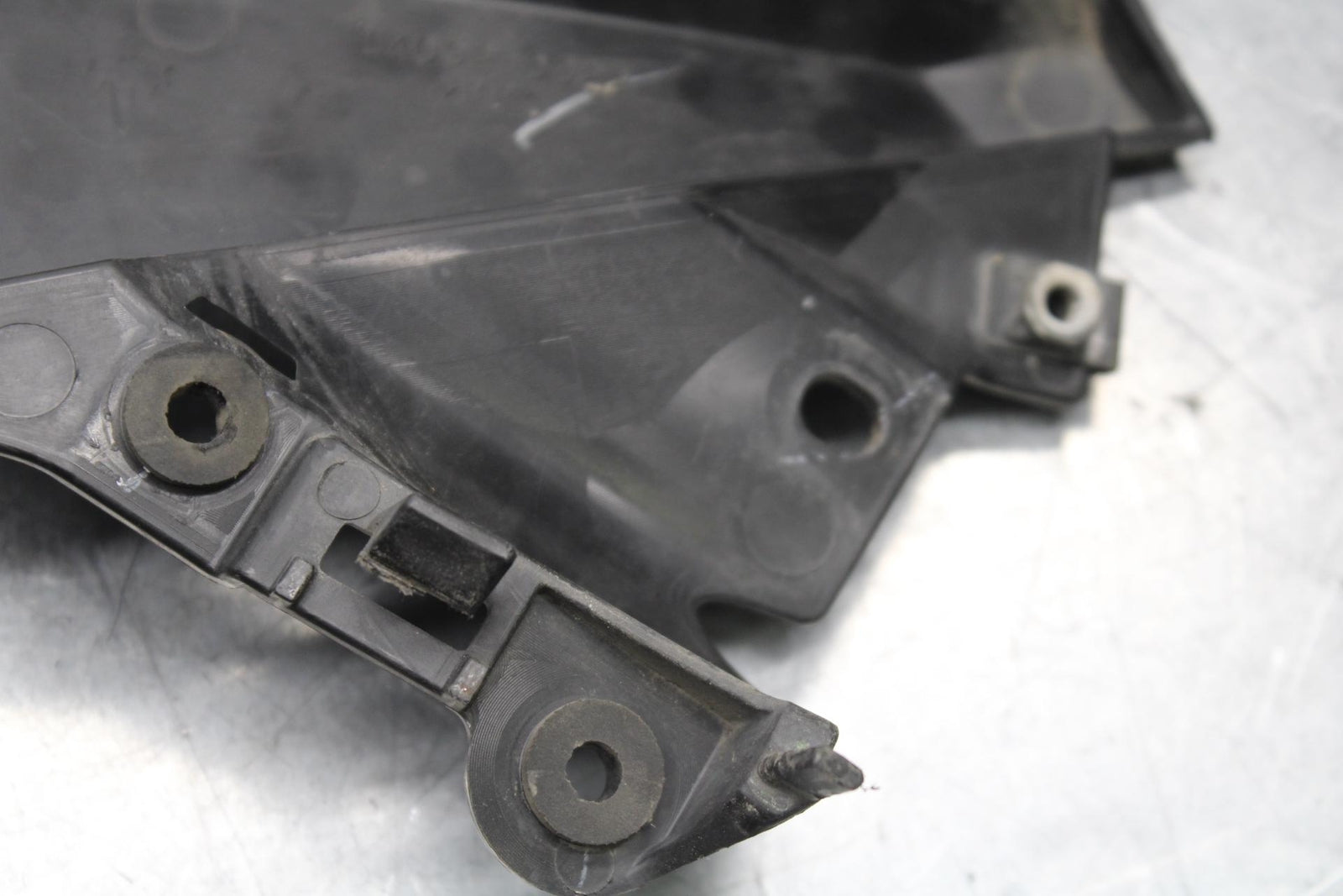 15-16 KAWASAKI EX300 LEFT AND RIGHT SET PAIR GAS TANK FUEL CELL PANEL TRIM BB635