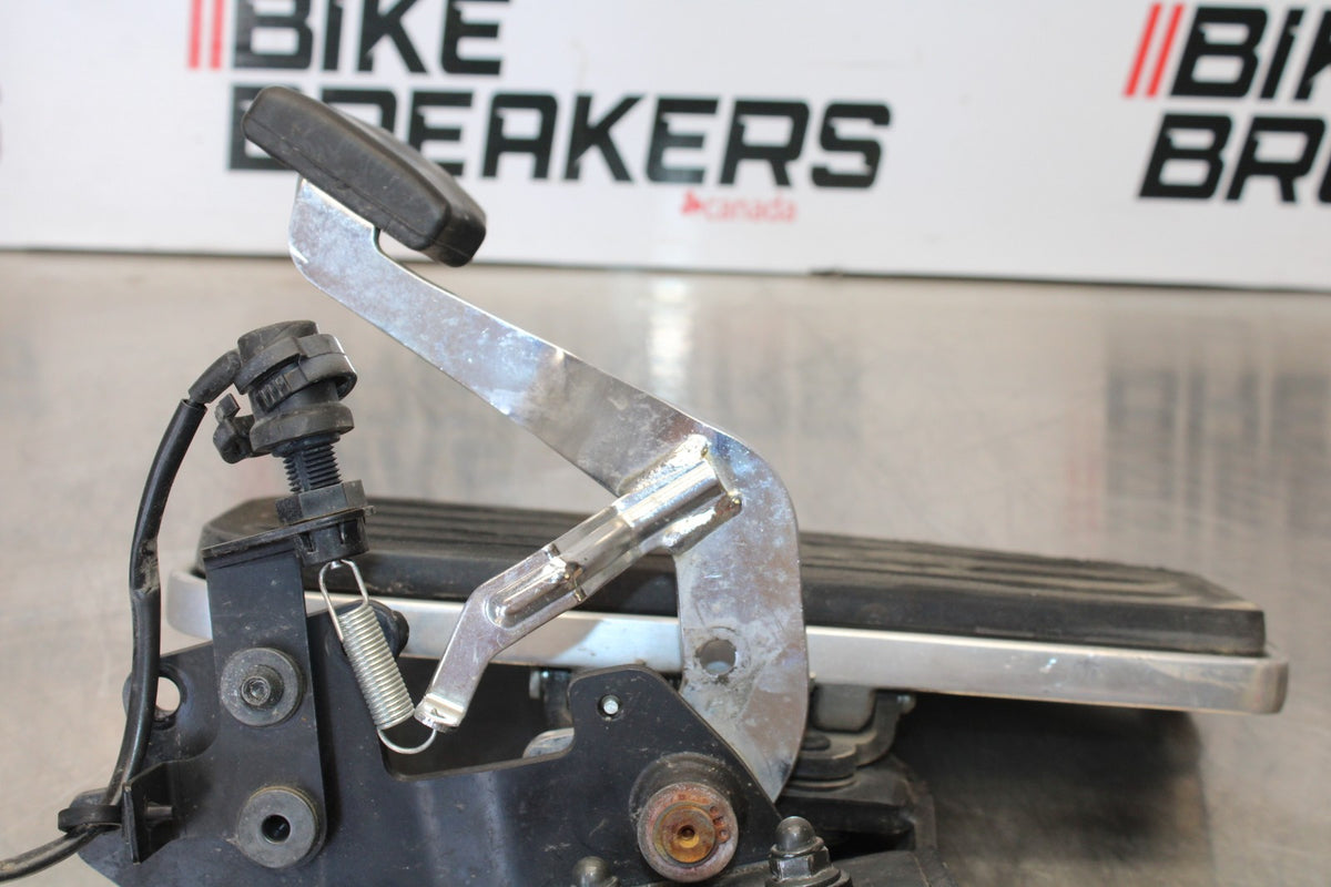 09 YAMAHA V STAR 950 RIGHT FRONT FOOT REST PEG STEP BB172