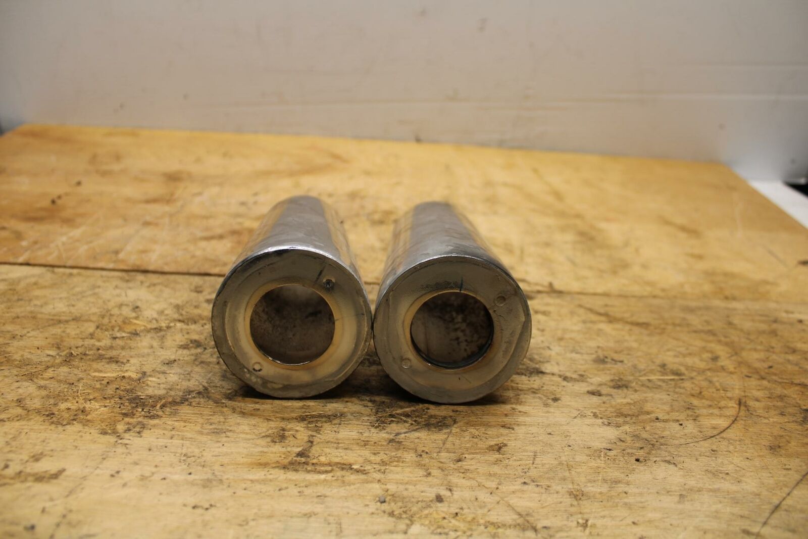 05-09 SUZUKI BOULEVARD C90 FRONT FORK LOWER COVERS BOTTOM GUARDS  BB332