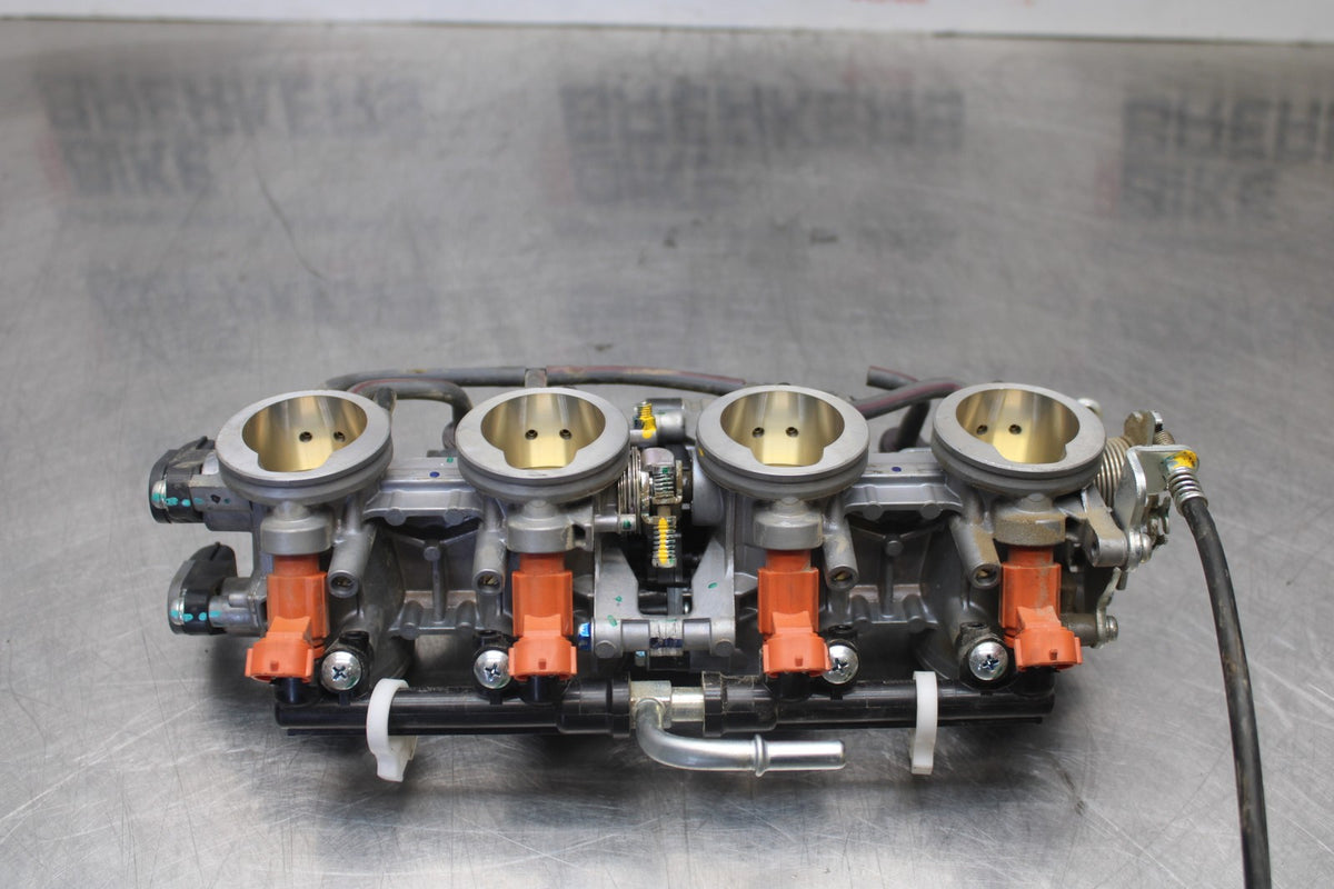 24-25 KAWASAKI NINJA ZX6R MAIN FUEL INJECTORS / THROTTLE BODIES BB785
