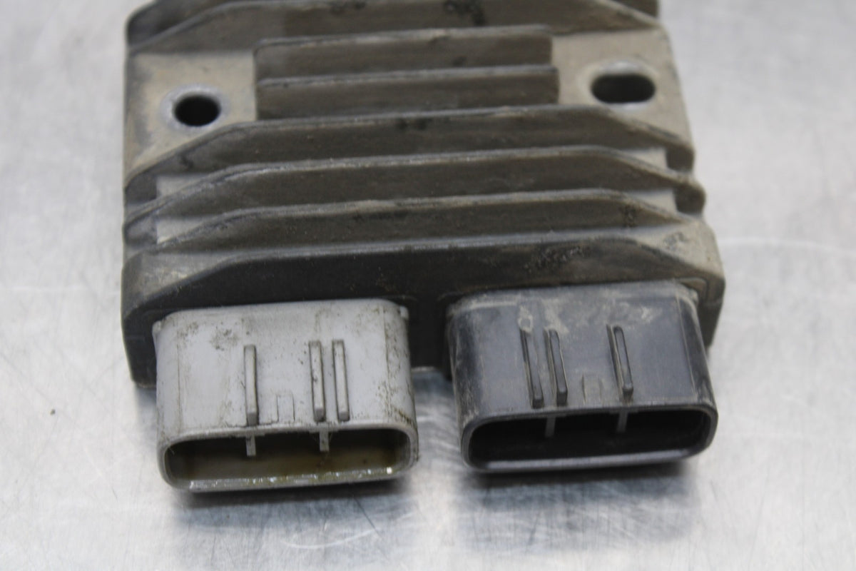 05 TRIUMPH ROCKET III RECTIFIER VOLTAGE REGULATOR BB186