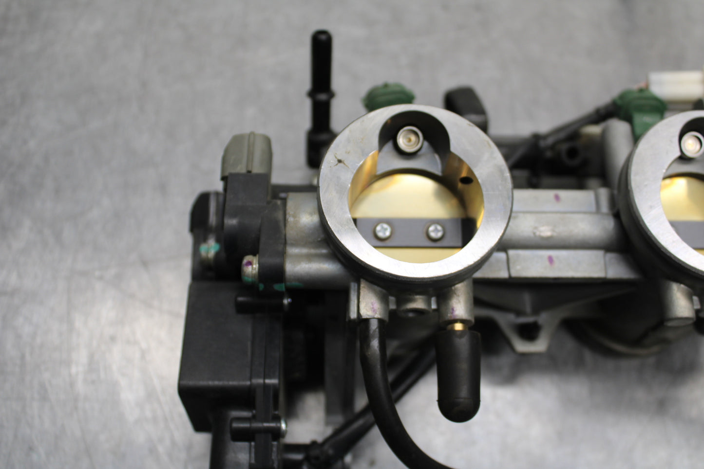 12-17 KAWASAKI NINJA 650 MAIN FUEL INJECTORS / THROTTLE BODIES BB129