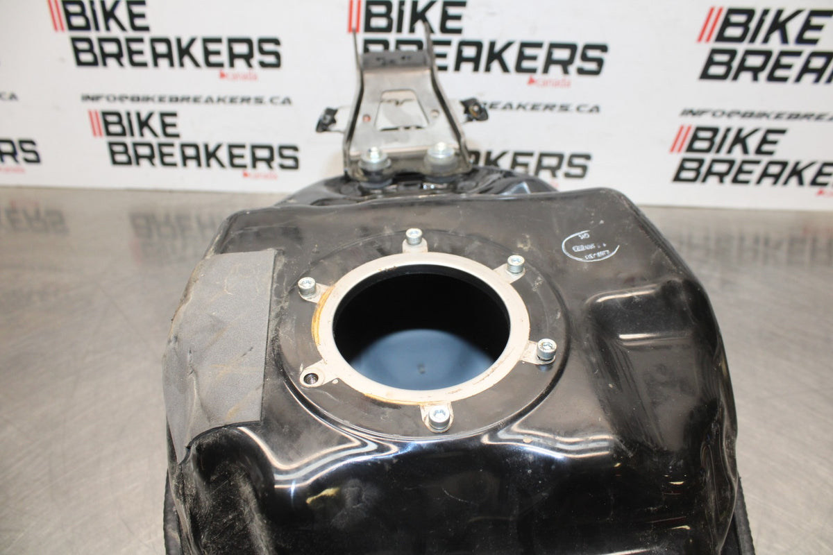 23 YAMAHA YZF R3 GAS TANK FUEL CELL PETROL RESERVOIR BB806