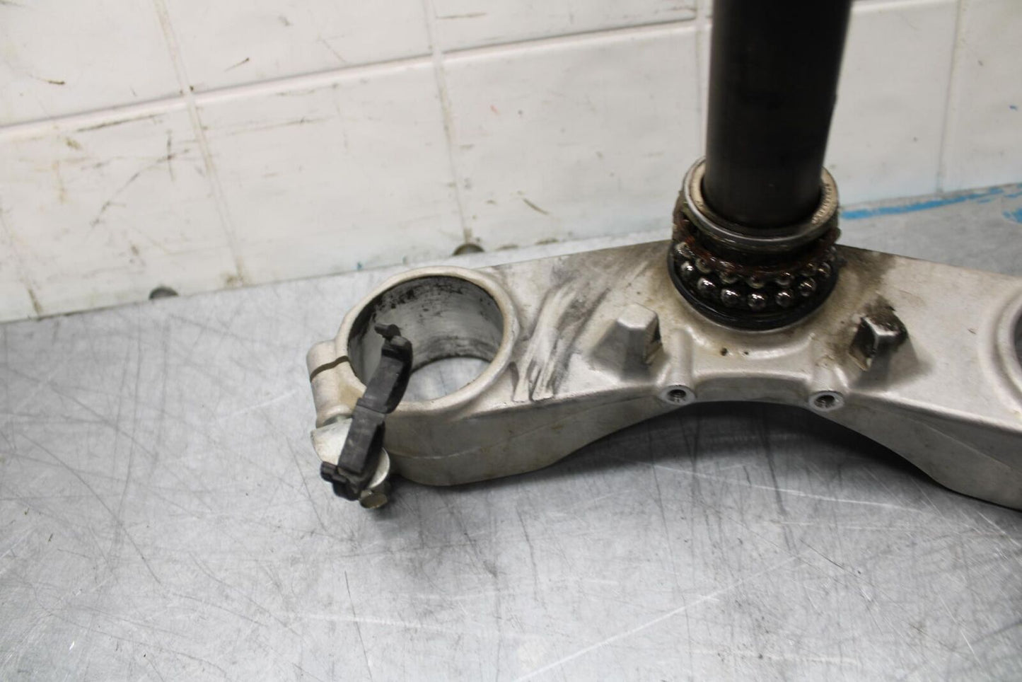 07-08 KAWASAKI CONCOURS 1400 ABS FRONT FORKS CLAMP LOWER TRIPLE TREE STEM BB449