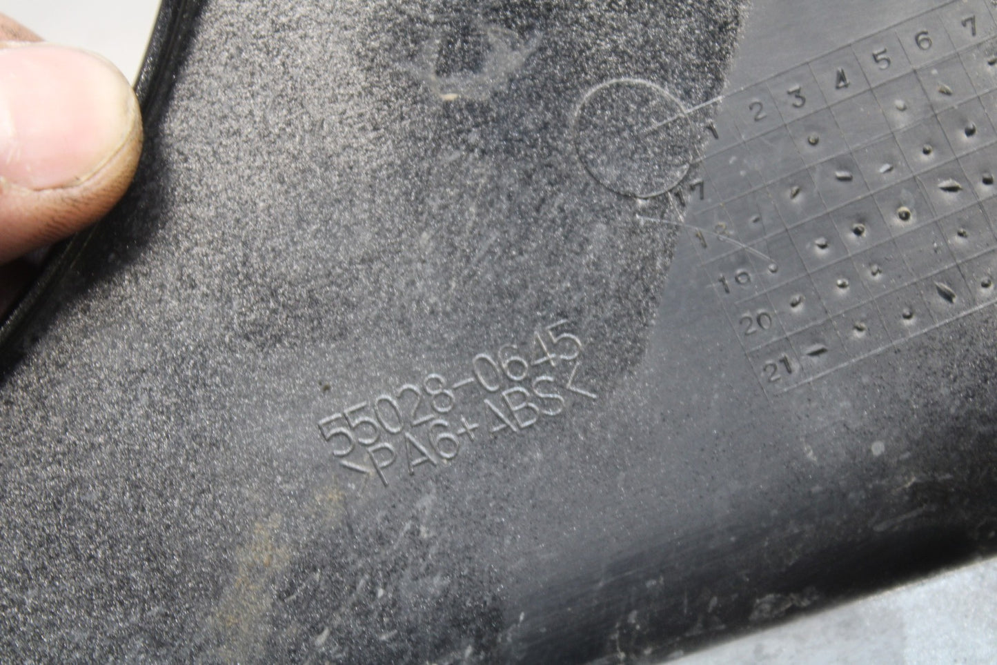 18-23 KAWASAKI NINJA 400 EX400 ABS LEFT LOWER BOTTOM BELLY SIDE FAIRING BB192