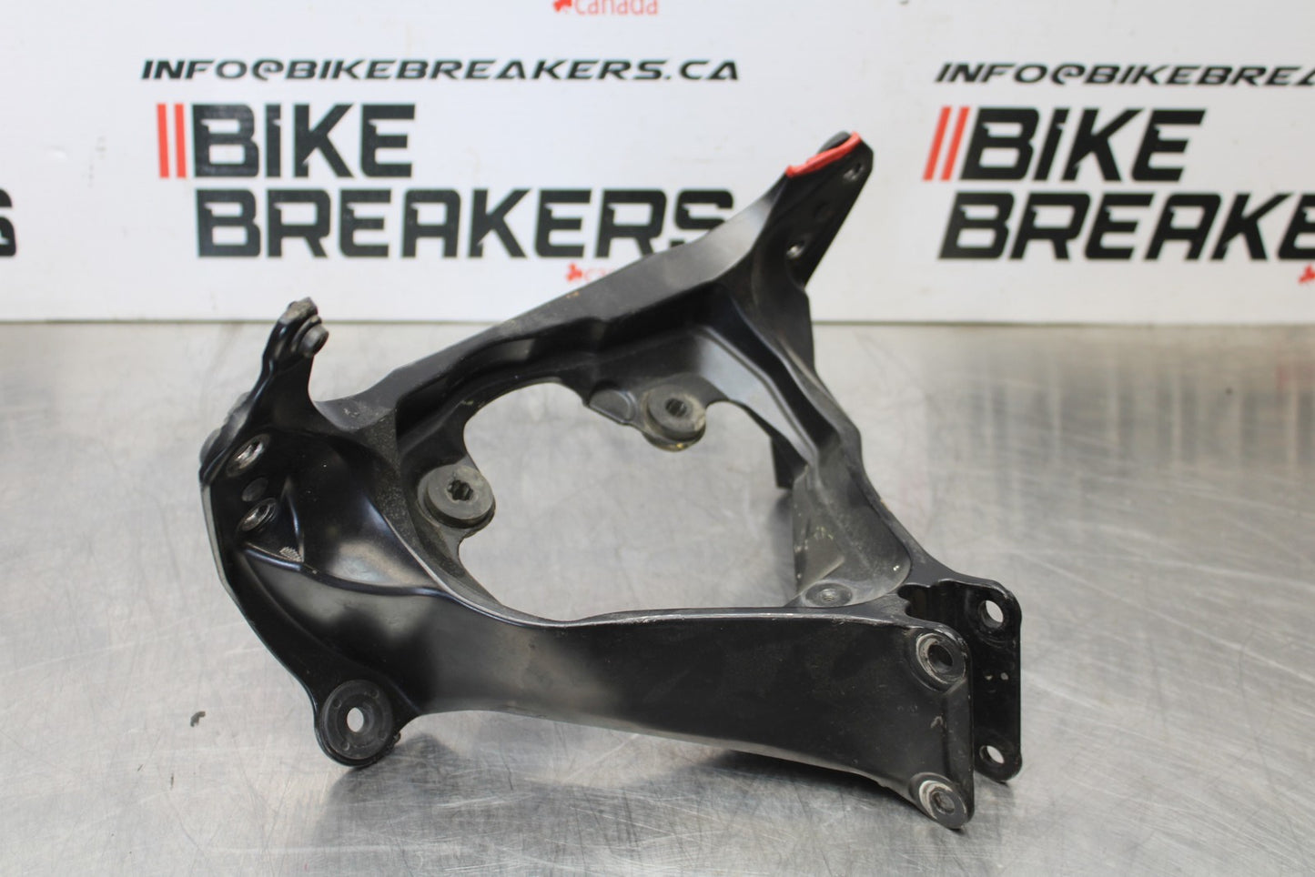 06-07 SUZUKI GSXR 600 UPPER FAIRING MIRROR GAUGES STAY BRACKET BB178
