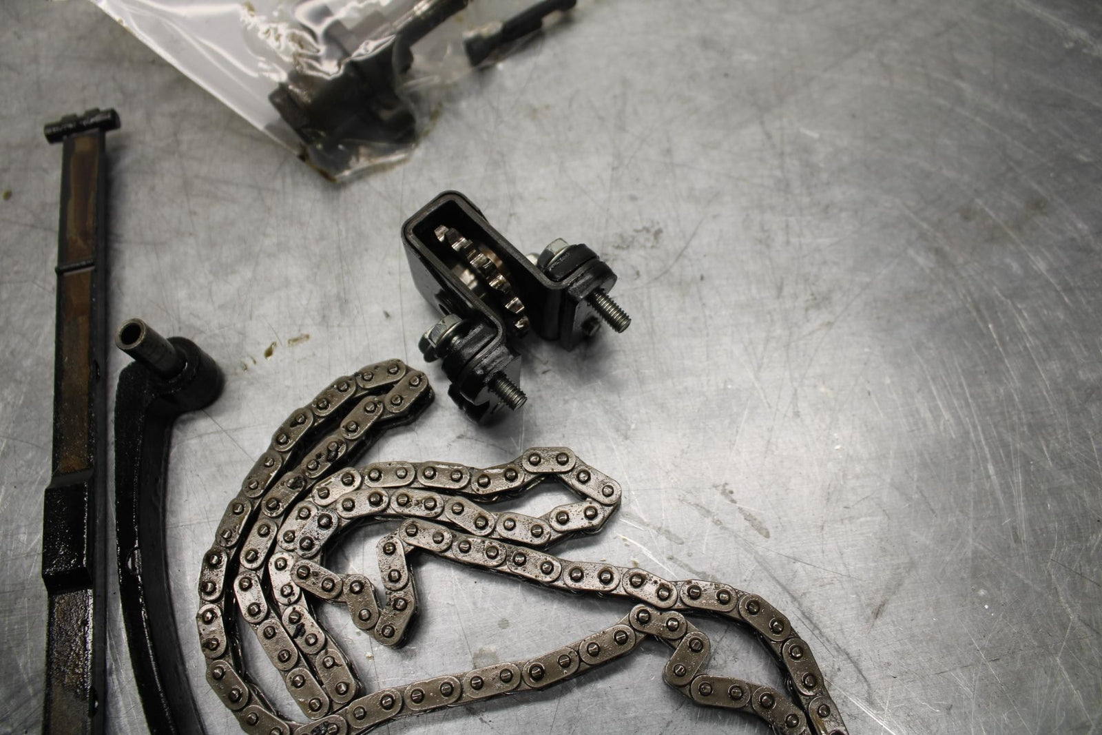 91-92 SUZUKI GSXR750 M  CAM CHAIN WITH GUIDES BB493