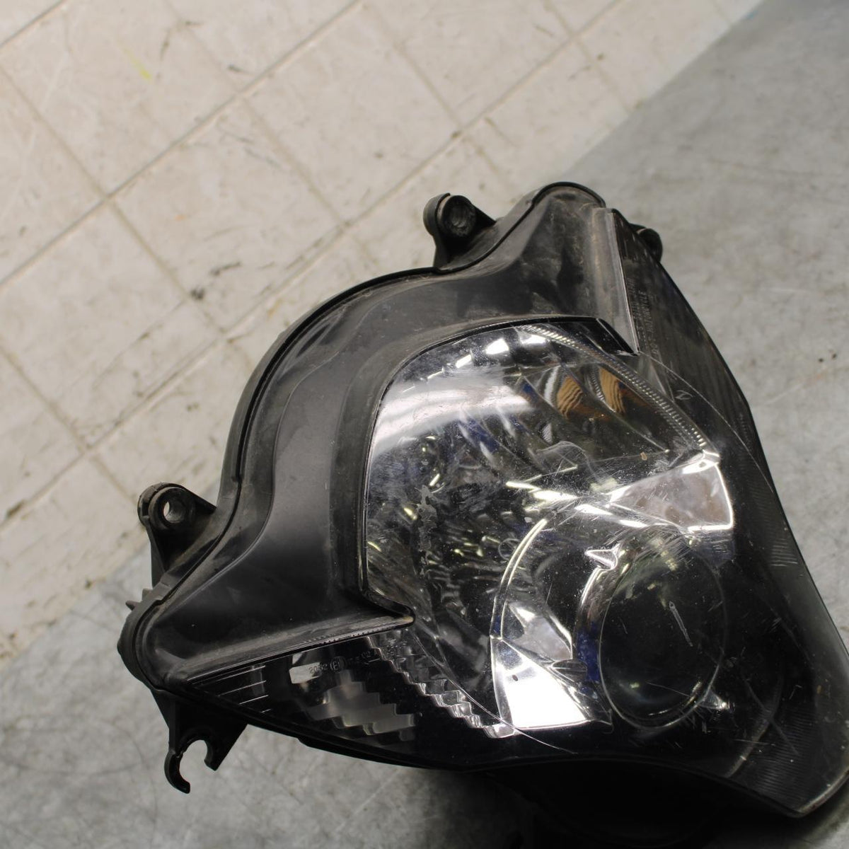 06-07 SUZUKI GSXR600 FRONT HEADLIGHT HEAD LIGHT LAMP BB543