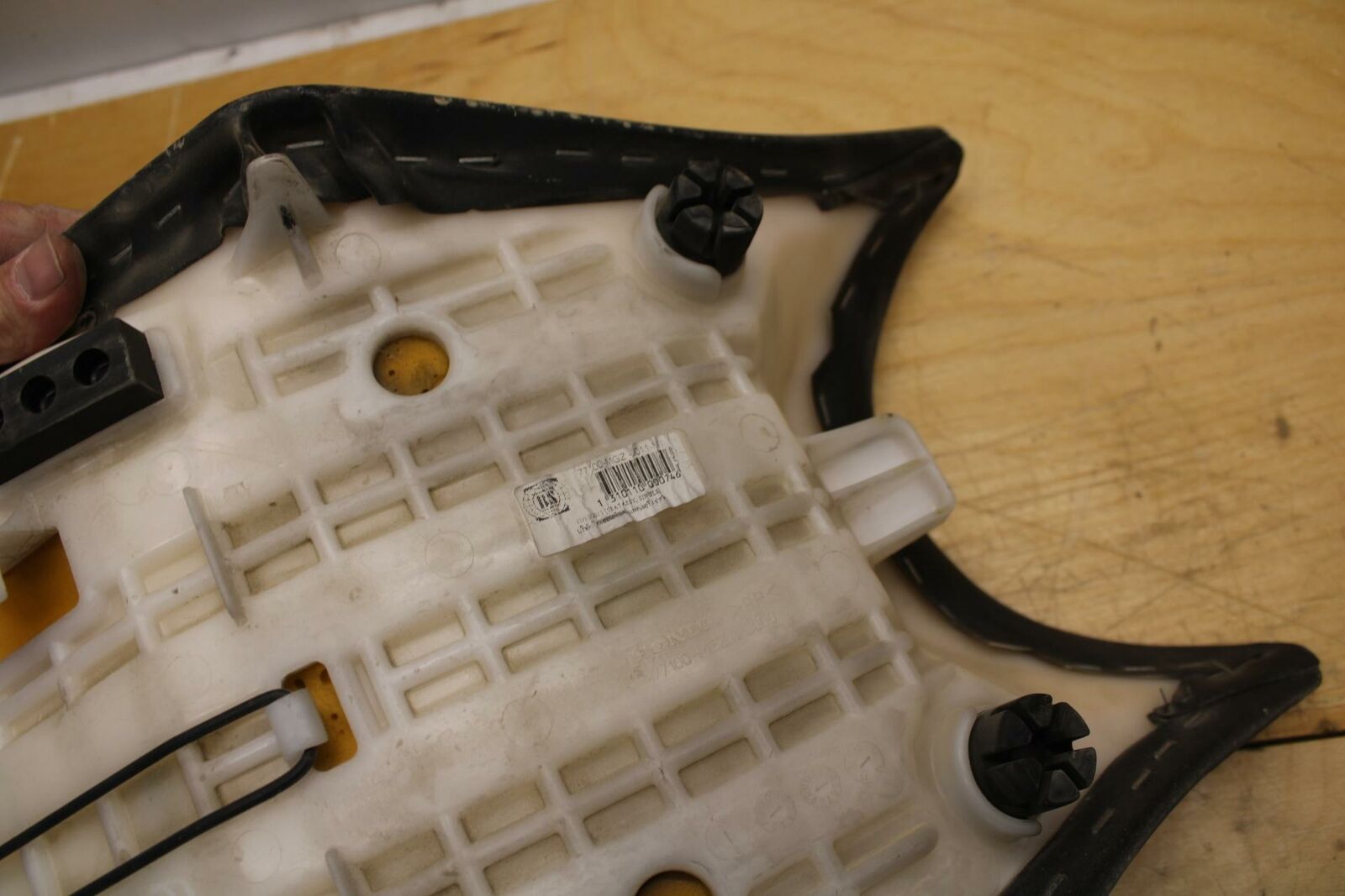 13-15 HONDA CBR500R FRONT DRIVERS SEAT PAD SADDLE PILLION 77100-MGZ-J01 BB315