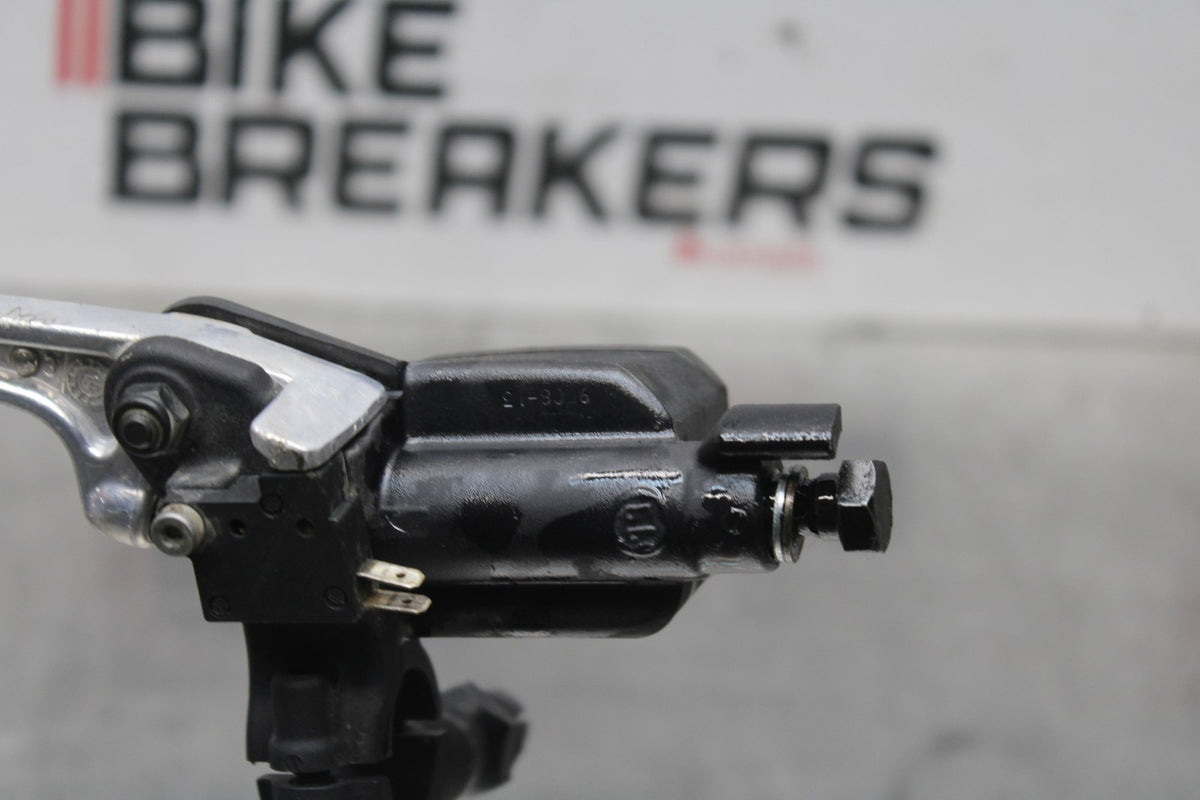 19 MOTO GUZZI V7 III FRONT BRAKE MASTER CYLINDER w/ LEVER BB831