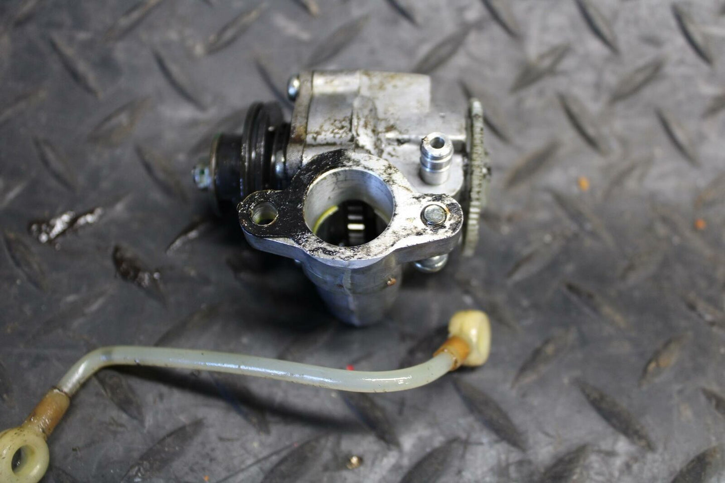 71 YAMAHA L5 ENGINE MOTOR OIL PUMP BB230