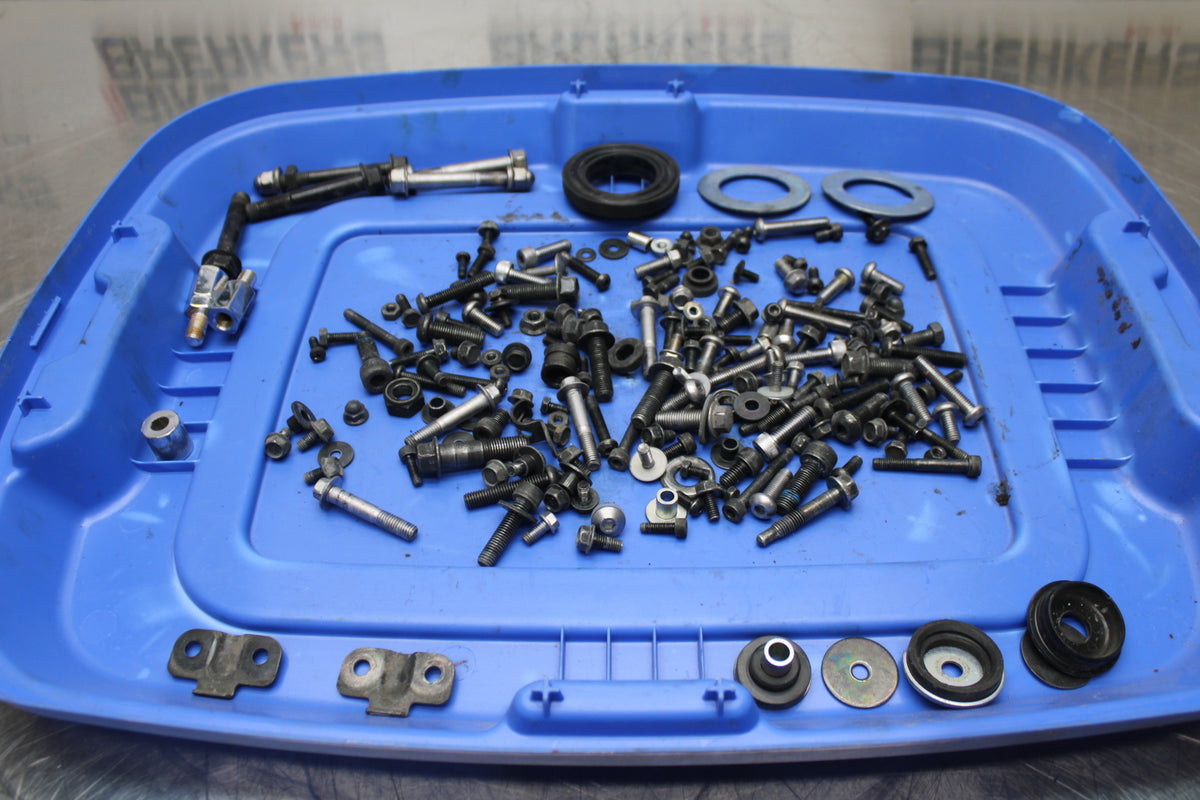 09 YAMAHA ROYAL STAR XVZ1300TF VENTURE MOUNTING BOLTS HARDWARE BB151