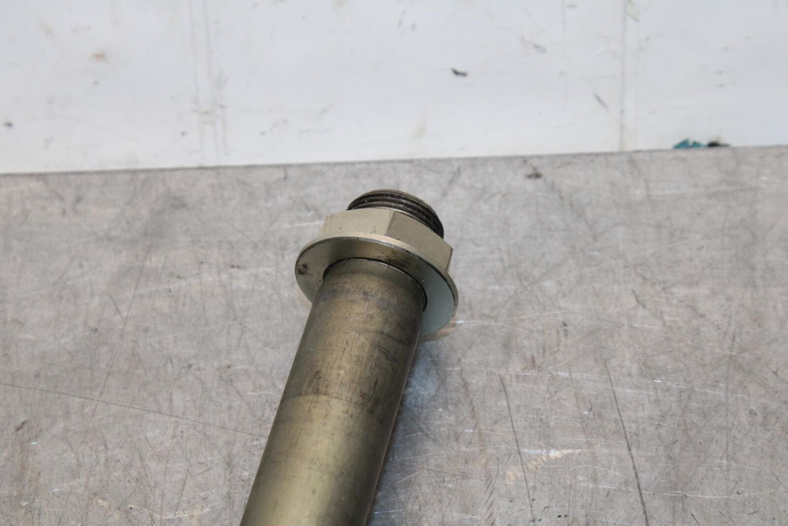 11-23 SUZUKI GSXR 600 FRONT WHEEL RIM AXLE PIVOT BOLT BB582