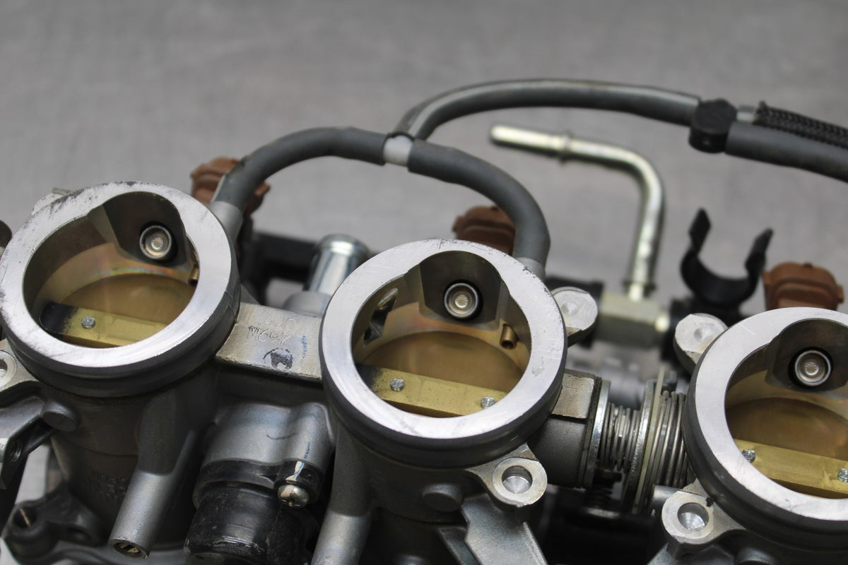 11-22 SUZUKI GSXR 600  MAIN FUEL INJECTORS / THROTTLE BODIES BB193