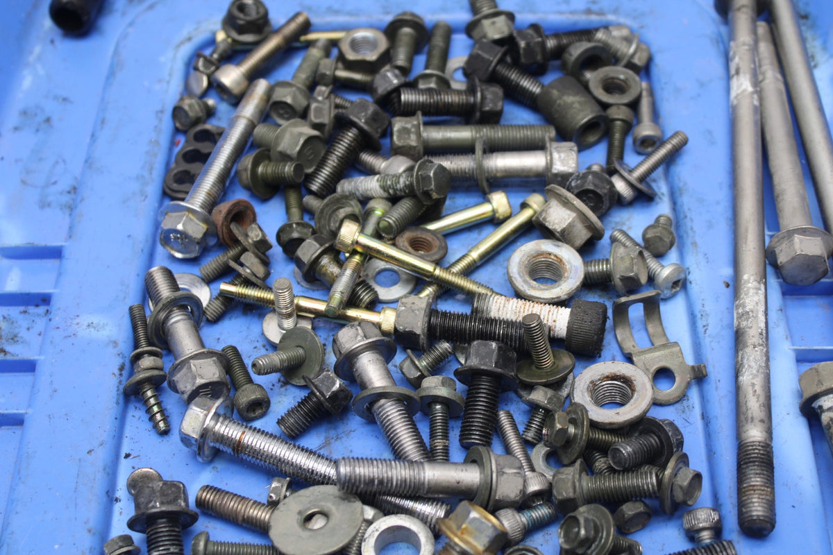 99-09 YAMAHA V STAR 1100 MOUNTING BOLTS HARDWARE SCREWS BB853
