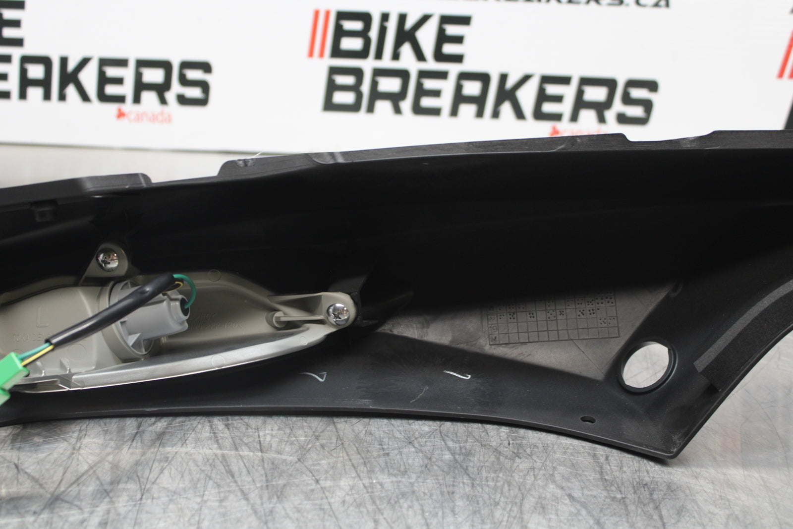 23-24 KAWASAKI NINJA ZX14R LEFT REAR BACK TAIL FAIRING COWL SHROUD BB153