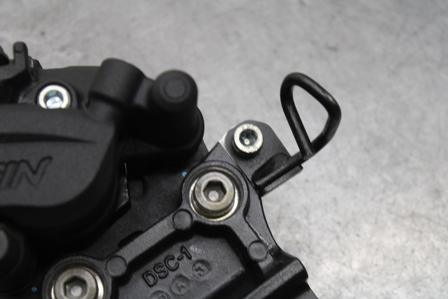 18-23 KAWASAKI NINJA 400 REAR BACK BRAKE CALIPER W MOUNT BRACKET BB660