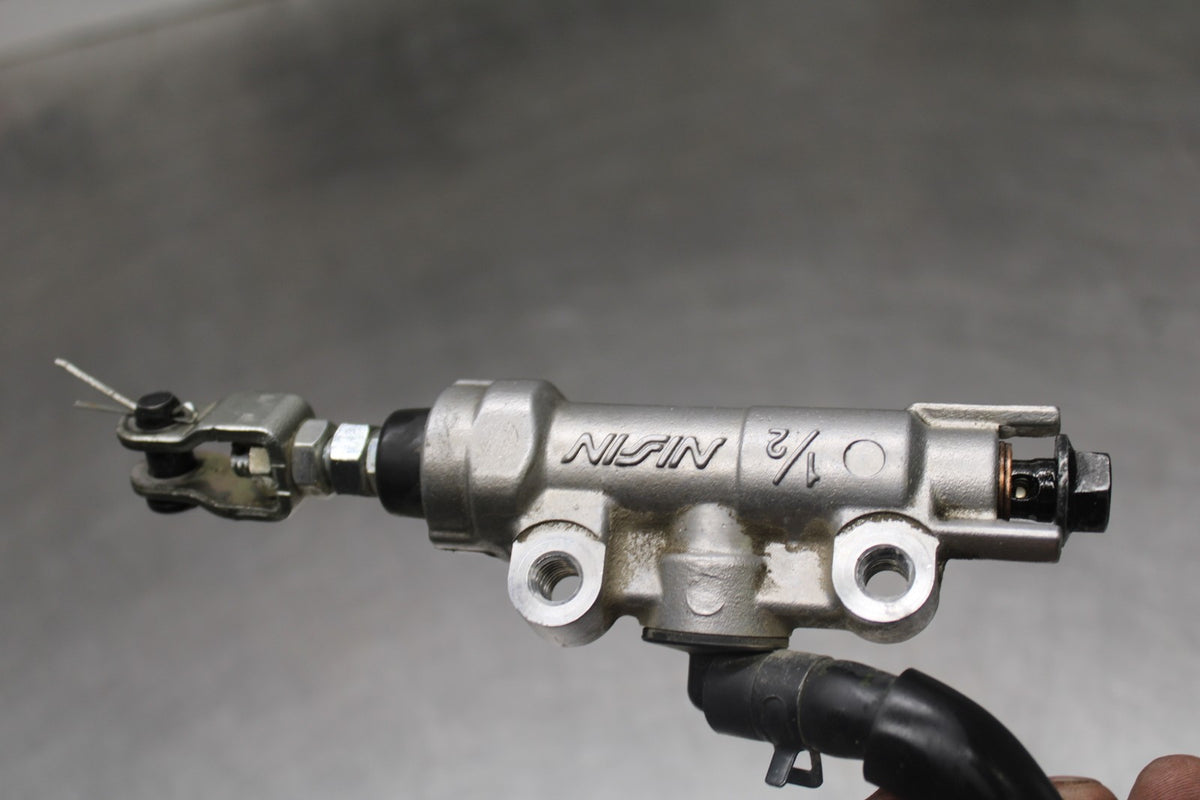 19-24 YAMAHA R3 REAR BACK BRAKE MASTER CYLINDER W RESERVOIR BB942