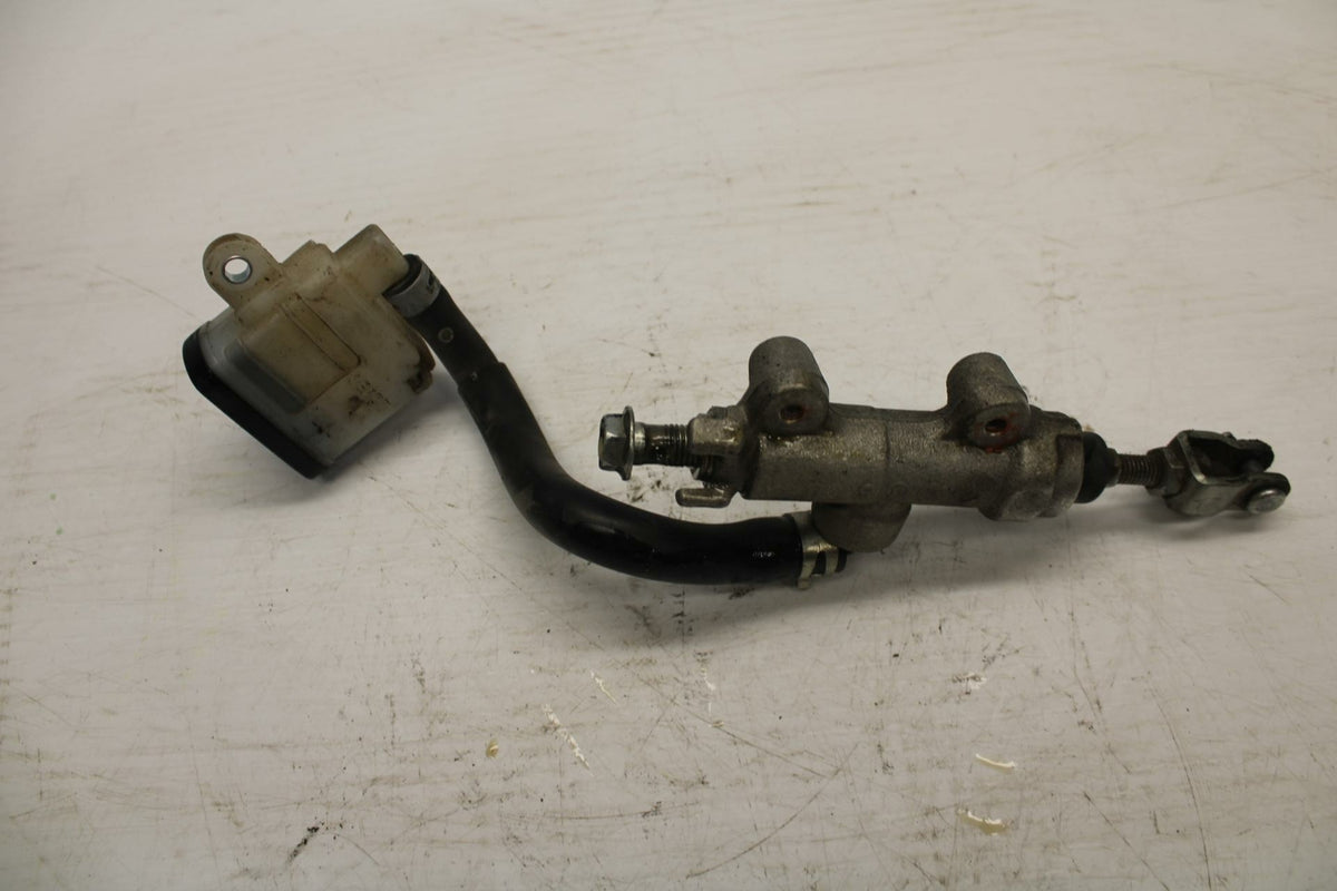 06-07 SUZUKI GSXR600 REAR BACK BRAKE MASTER CYLINDER W RESERVOIR BB275