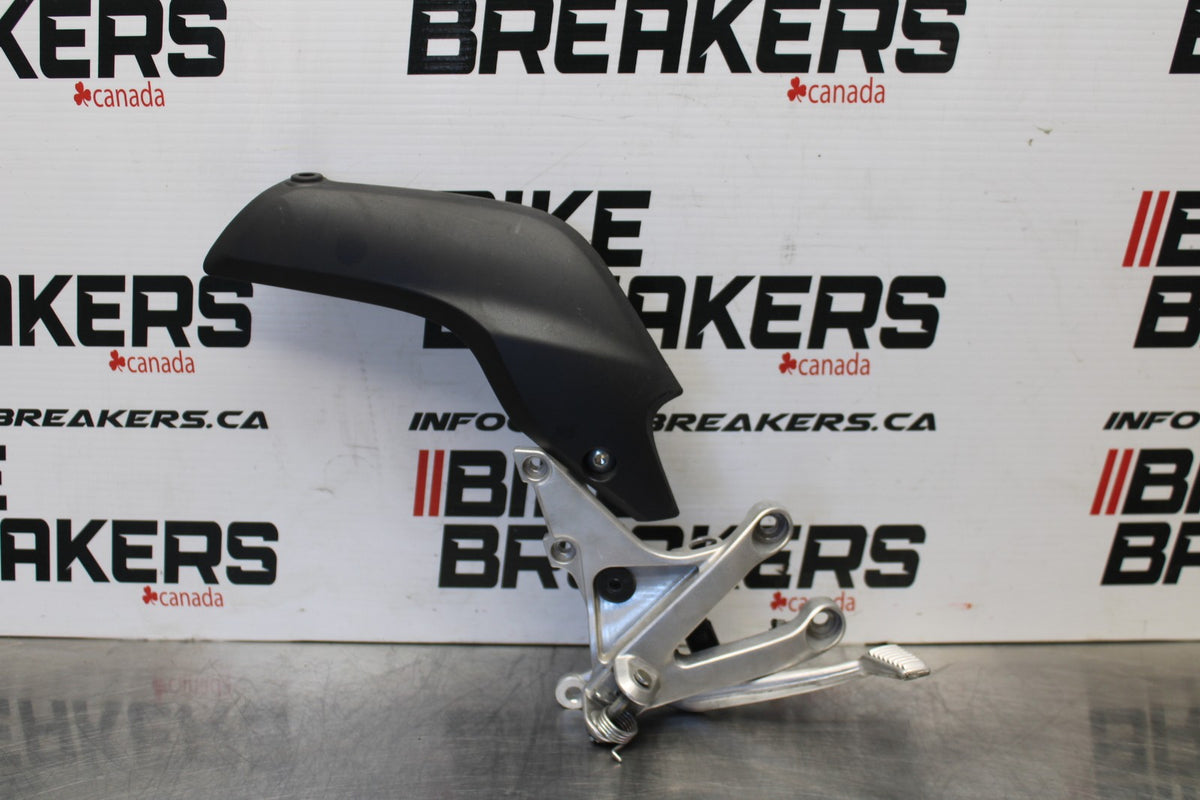 13-24 HONDA CBR600RR RIGHT REARSET REAR SET DRIVER FOOT PEG REST STOP BB772