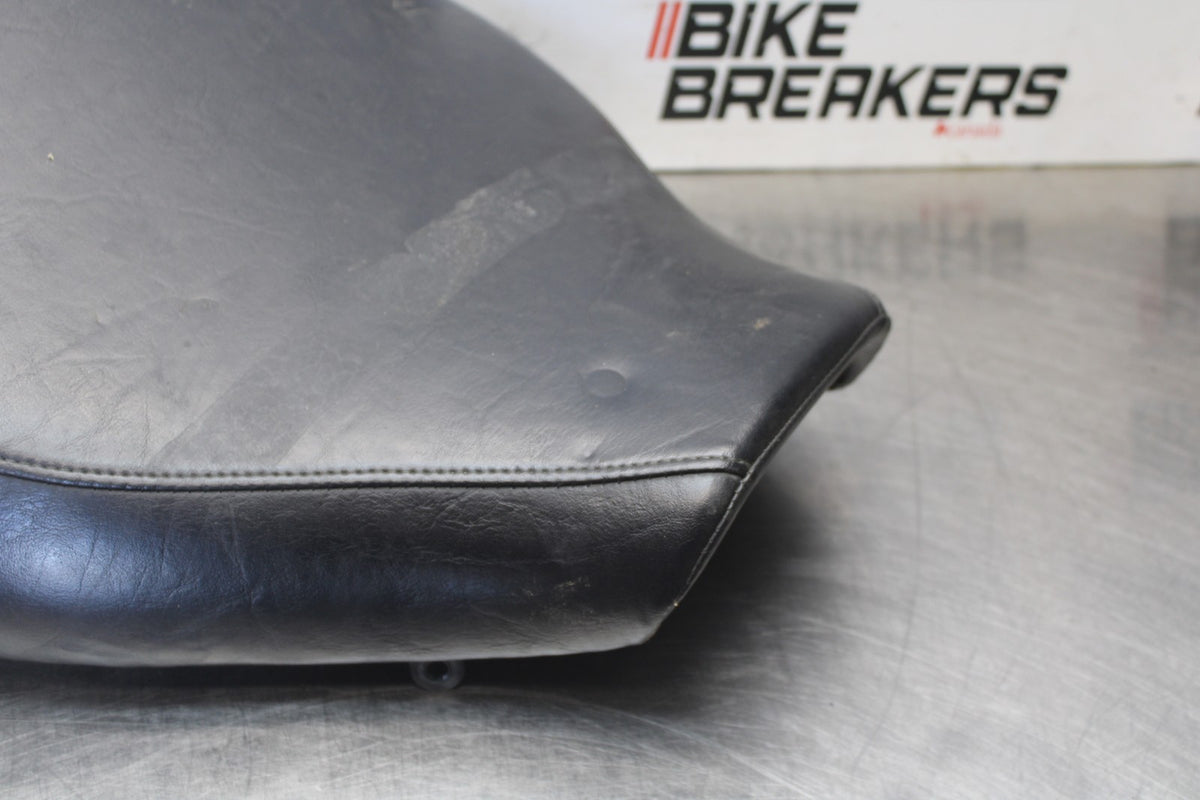 05-09 SUZUKI BOULEVARD C90 FRONT DRIVERS SEAT BB918