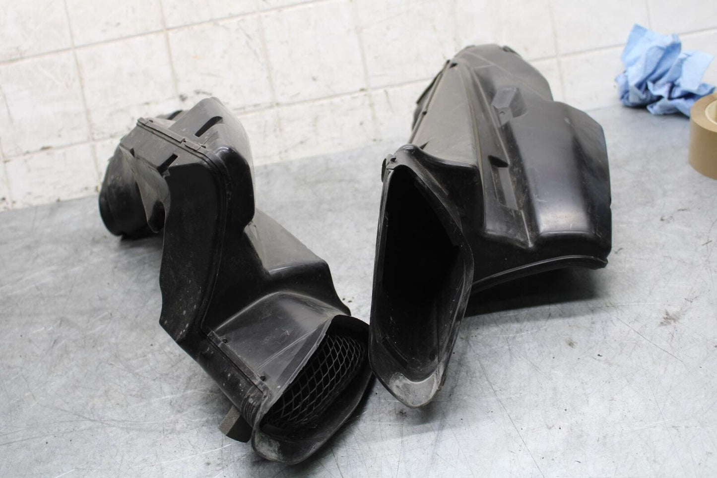 06-07 SUZUKI GSXR600 750  RIGHT LEFT AIR INTAKE DUCTS BB543