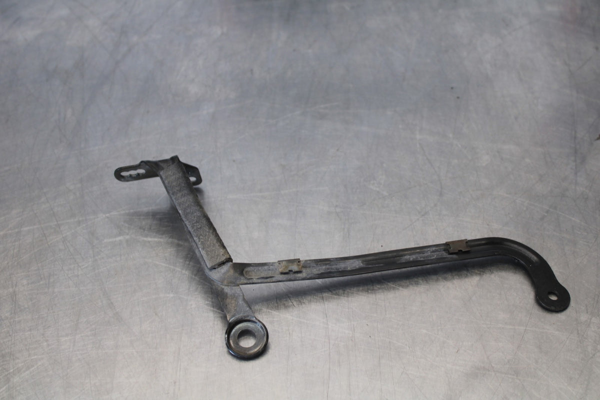 16 APRILIA TUONO V4 1100 LOWER BOTTOM BELLY FAIRING COWL BRACKET MOUNT BB905