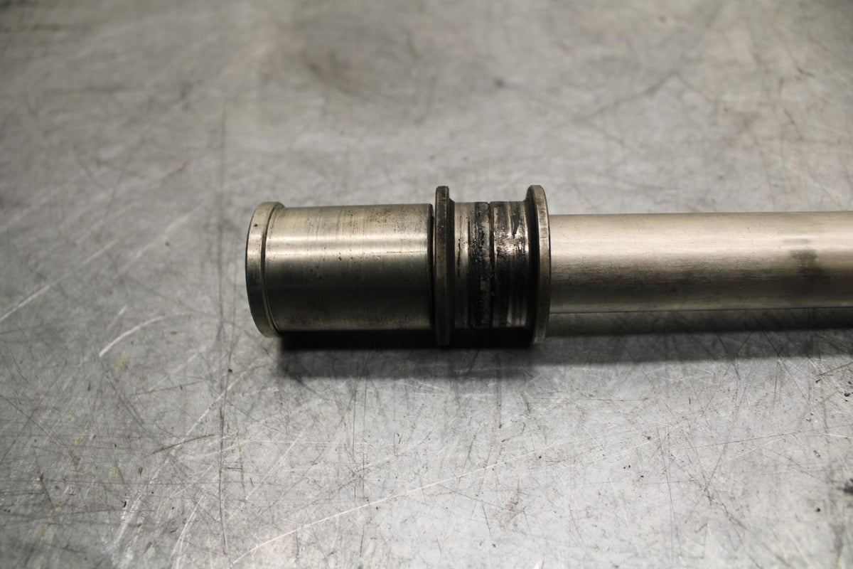 2009 Kawasaki Ninja ZX6R ZX600R FRONT WHEEL RIM AXLE PIVOT BOLT 41068-0034 BB548