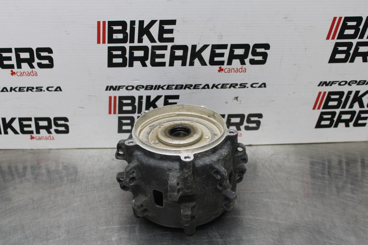 18 YAMAHA SUPER TENERE FRONT WHEEL HUB BB832