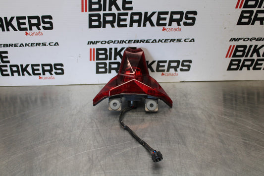 18-23 KAWASAKI NINJA 400 EX400 ABS REAR TAIL TAILLIGHT BACK BRAKE LIGHT BB177